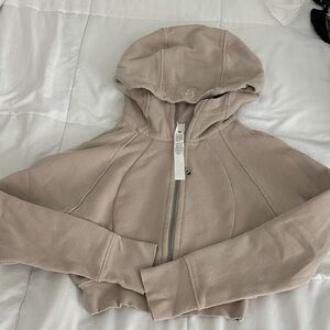 lululemon athletica Cropped Hoodie in Light Taupe